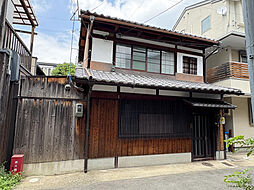 西陣　町家エリアの路地にある京町家（石薬師町）