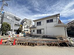 大型ルーフバルコニー付きの新築戸建て