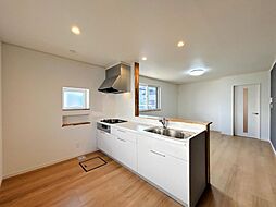 弘前市大字城東北2丁目　戸建て