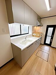 小山市神鳥谷2丁目　戸建て