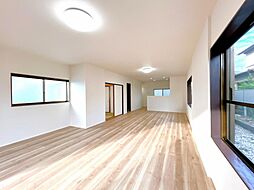 小牧市古雅4丁目　戸建て