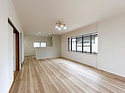 小牧市古雅4丁目　戸建て