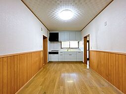 土岐市泉西山町1丁目　戸建て