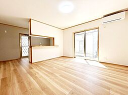 津市片田新町　戸建て