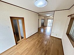 亀山市能褒野町77‐63