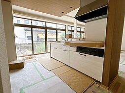 富山市月岡東緑町2丁目　戸建て