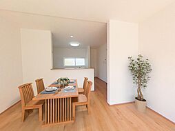 松山市高野町　戸建て