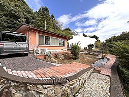 駐車スペース4台以上。津久井湖が見える平家。