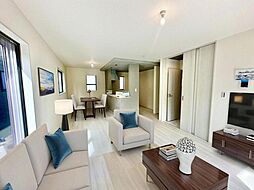 南道路　日当たり良好　カースペース2台　二宮　全２棟新築戸建