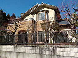 一条工務店施工建物。２台駐車可能車庫在り。