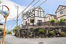 奈良市学園朝日元町1丁目の一戸建て