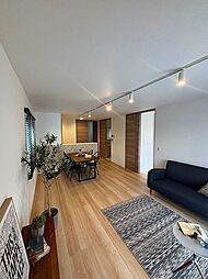 東広島市鏡山３丁目の一戸建て