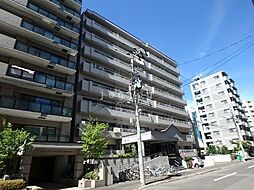 パシフィック近代美術館前 703