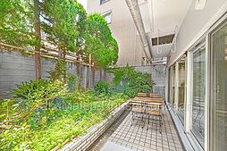 専有面積80平米のゆとりある専用庭付リノベーション住戸