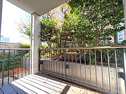 都心なのにバルコニーから緑が森ビル旧分譲の角住戸