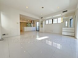 ビルトインガレージ付のゆとりある中古戸建