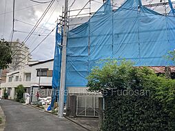 ビルトイン車庫を備えた大型2LDK2S