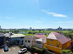 リビングから望む開放的な眺望