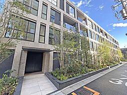 丘上の静寂な低宅地〜グランリビオ恵比寿〜