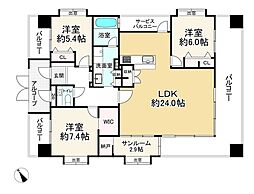 クィーンズ県庁前
