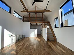 2階建　新規リフォーム戸建　カースペース