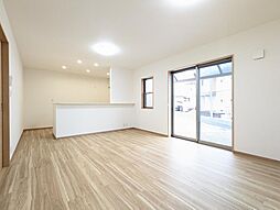 あま市七宝町安松戸建〜駐車場３台、太陽光付、倉庫付〜