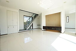 一宮市今伊勢町馬寄字上高見〜リフォーム×シャッター車庫付き〜