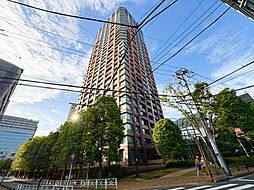 青山パークタワー