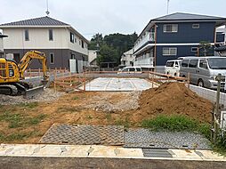 西三里塚１号棟（駐車４台・小学校１０分・スーパー４分）