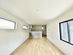 吉川市新栄3期　全1棟