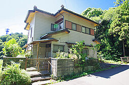 緑に囲まれた環境から海も望める6DKのリバーサイド住宅