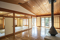 「湯河原万葉郷」に佇む温泉付和風邸宅・リフォーム済・別棟あり