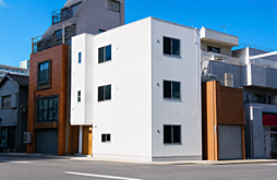 ー築３年×鉄骨造×角地×駅近の邸宅が新登場ー