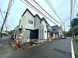 中井2丁目 高台の邸宅地に佇む新築2棟