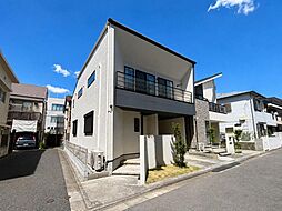 栄町築浅戸建