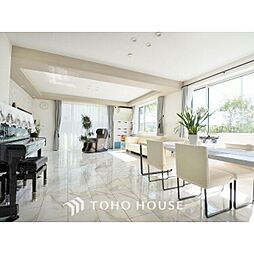 土地面積63坪の大型庭付き中古住戸