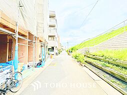 〜デザイン性と機能・南向きバルコニーの邸宅〜