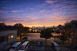 利便性に優れ穏やかな街並みに佇む新築戸建て