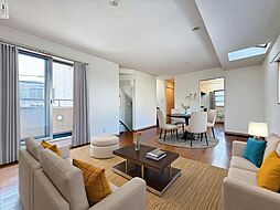 利便性に優れ穏やかな街並みに佇む中古戸建て