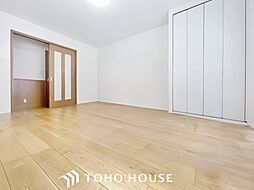 角地に佇む快適設備搭載の陽だまりハウス