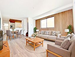 利便性に優れ穏やかな街並みに佇む新築戸建て