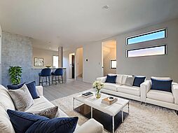 宅配BOX・人感センサー設置の邸宅