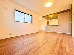 2階建てゆとりの間取り　カースペース2台