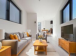 利便性に優れ穏やかな街並みに佇む新築戸建て