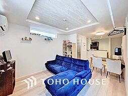 閑静な住宅街・太陽光システム付の邸宅