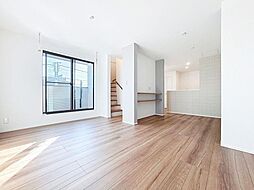 WIC・納戸備えた南西バルコニーの邸宅