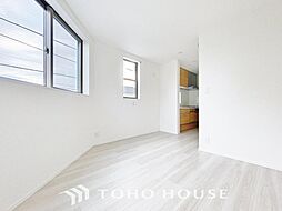 ルーフバルコニーで快適お家時間　陽当り良好な角地