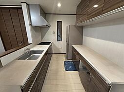 納戸を備えた2階リビングの住まい