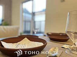 太陽光パネル付きのオール電化邸宅