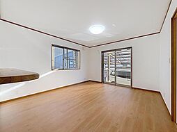 開放感のある立地に佇む　美しく生まれ変わったお家